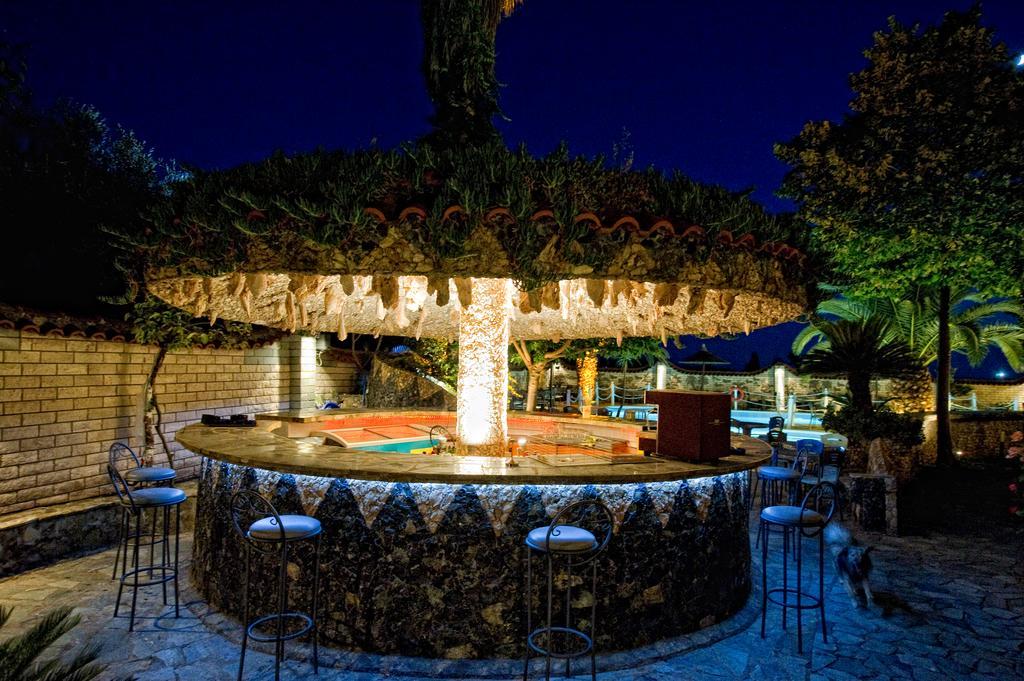Nepheli Hotel Kastrosikia Exterior foto