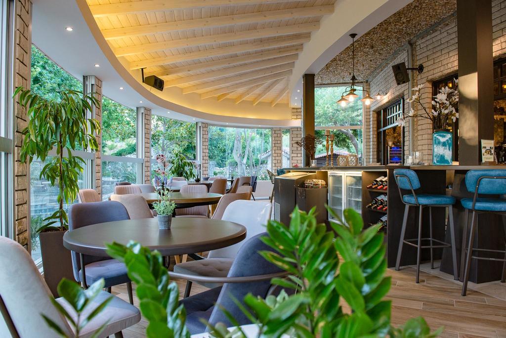 Nepheli Hotel Kastrosikia Exterior foto